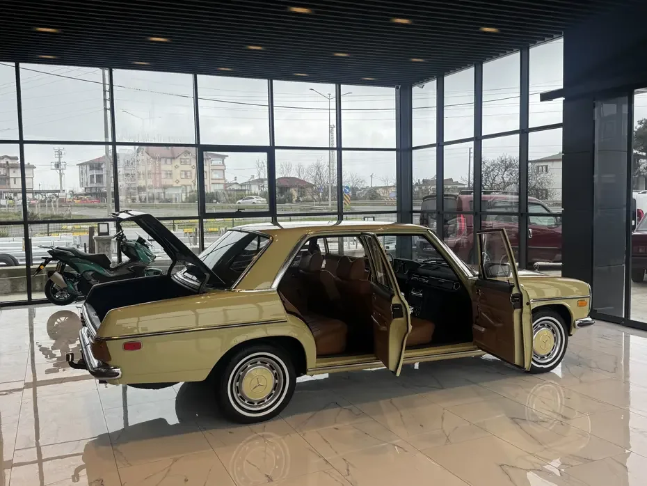 25 bin liraya aldı, 40 katı kadar masraf yaptı. Yarım asırlık araç ilk günkü haline döndü