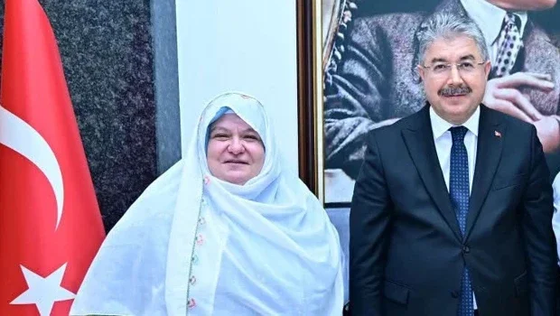 Belediye başkanının kıyafeti için sosyal medyada skandal ifade! Mehmet Emin Korkmaz tutuklandı